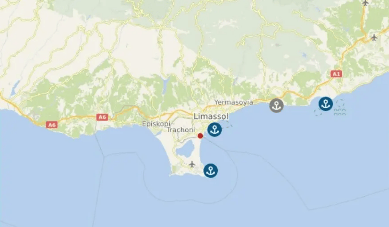 Smart System for Shoreline Surveillance Based on Camera and Sensor Networks